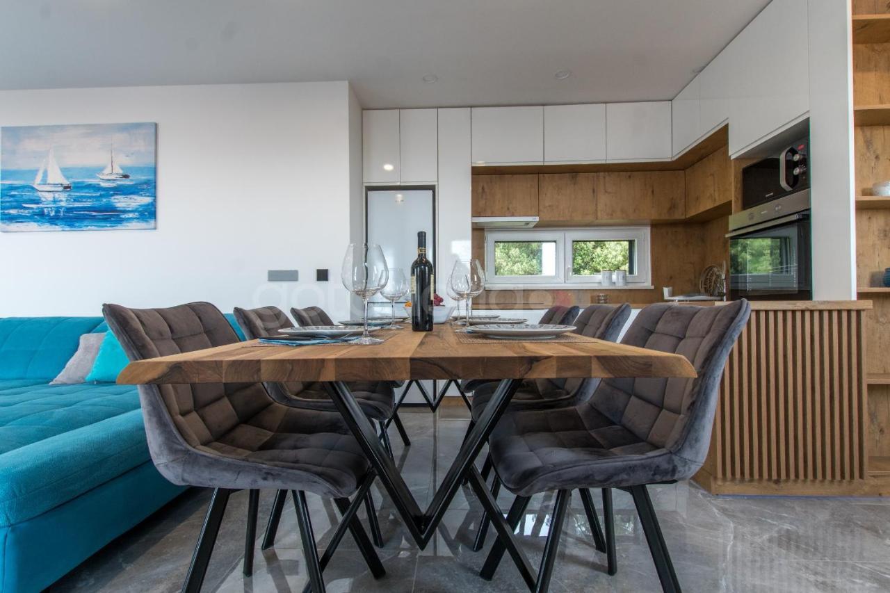 Seashell - Luxury Seaview Apartma Makarska